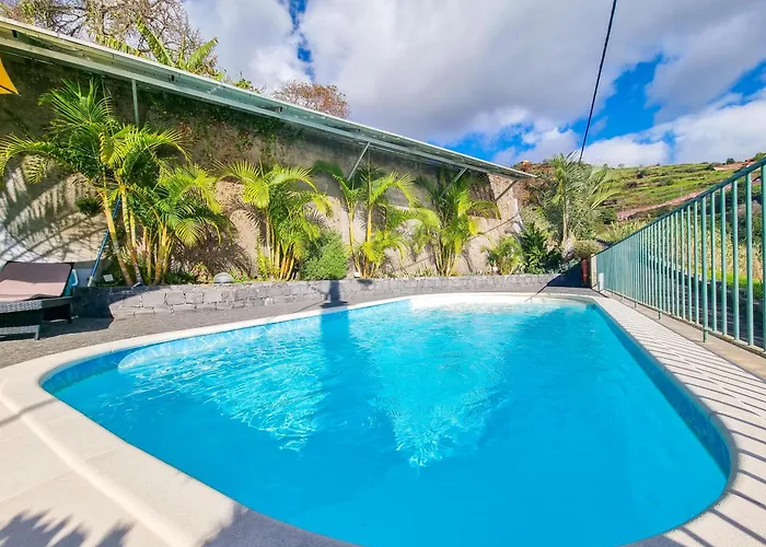 Casa Da Ladeira Hébergement de vacances Fajã da Ovelha
