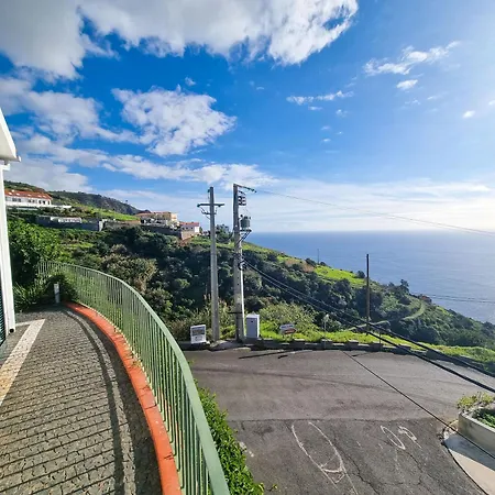 Casa Da Ladeira بيت للعطل *