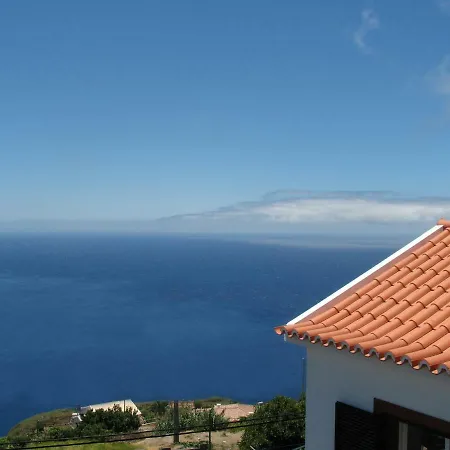 Casa Da Ladeira * Fajã da Ovelha