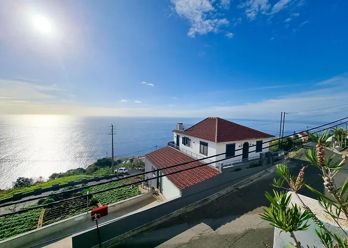 Casa Da Ladeira * Fajã da Ovelha