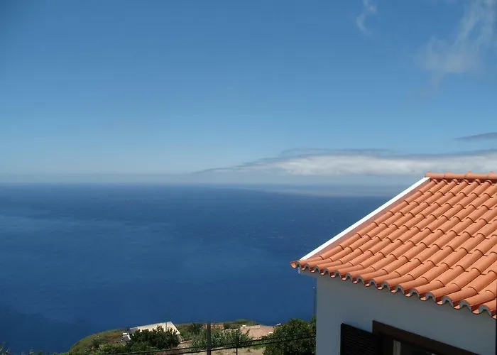 Casa Da Ladeira * Fajã da Ovelha